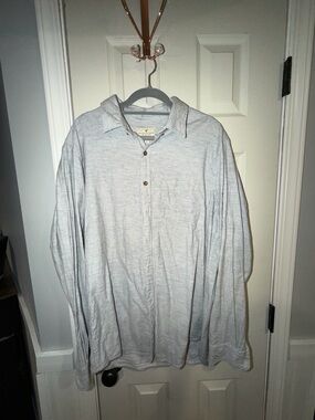 American Eagle Outfitters Light Gray Casual Button-Down Shirt
